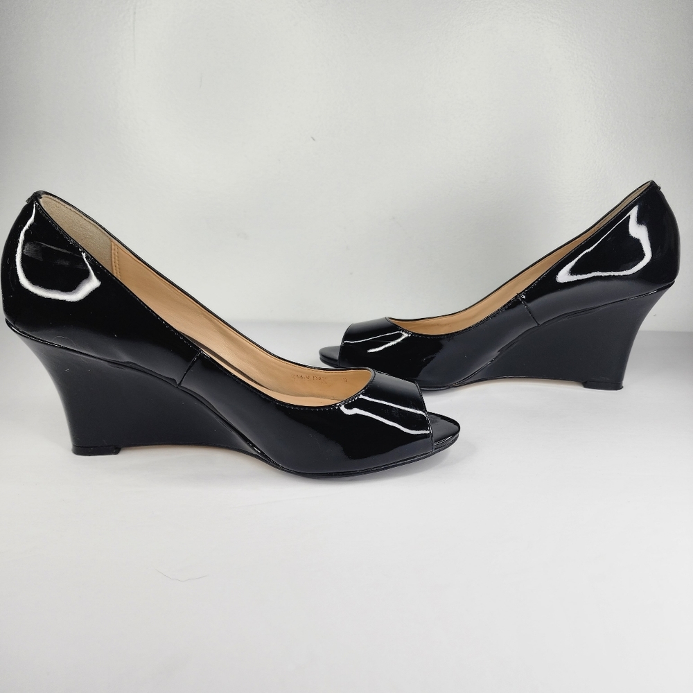 COLE HAAN Black Peeptoe Wedge. - Picture 4 of 7
